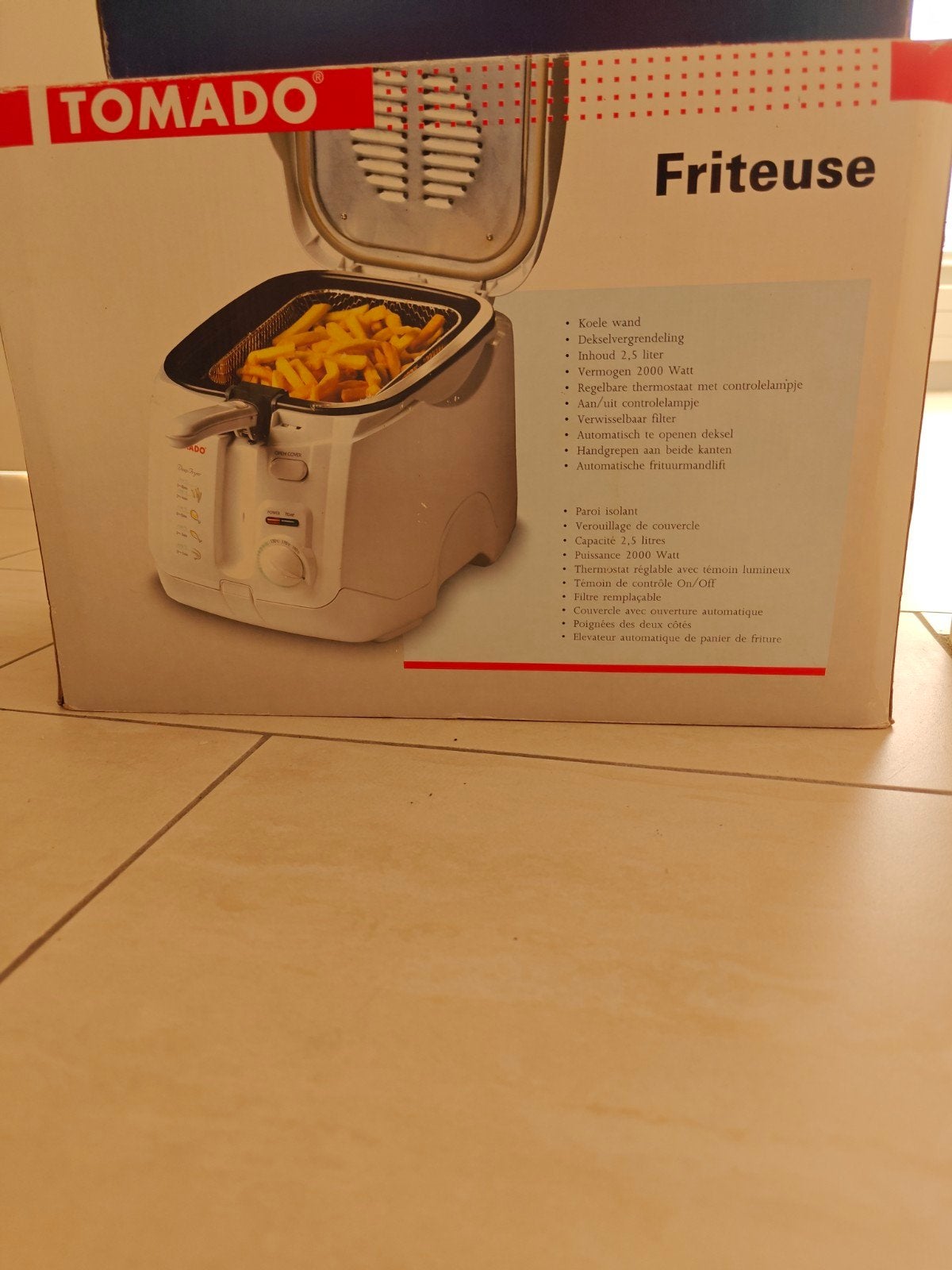 Tomado Friteuse - 2.5 liter, 2000 Watt, Witgoed en Apparatuur, 2 tot 3 liter, Ophalen, Gebruikt, Uitneembare binnenpan