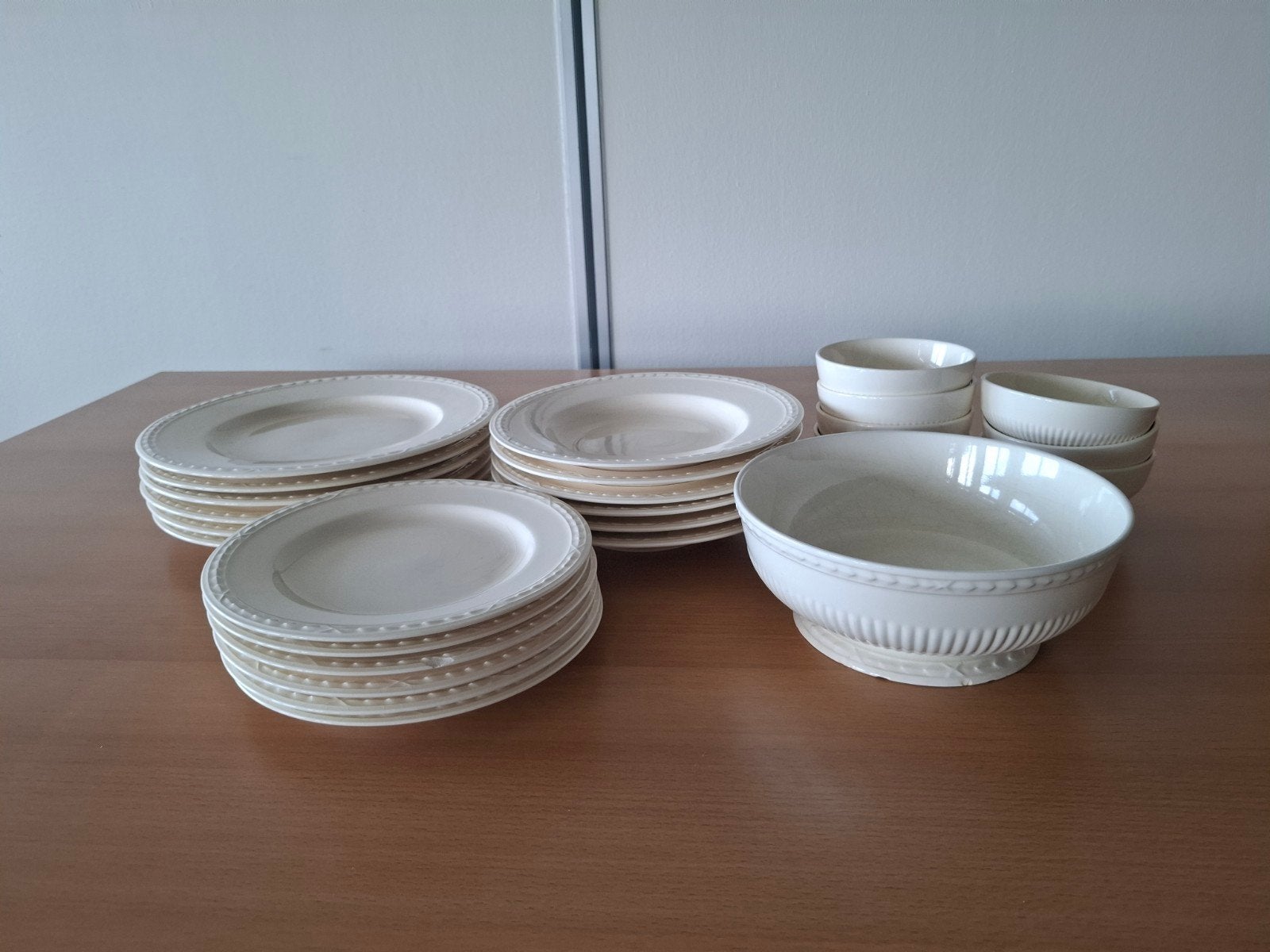 Recamier servies: 6 diepe borden, 6 dinerborden, 6 kommen, Ophalen, Overige merken, Klassiek, Zo goed als nieuw