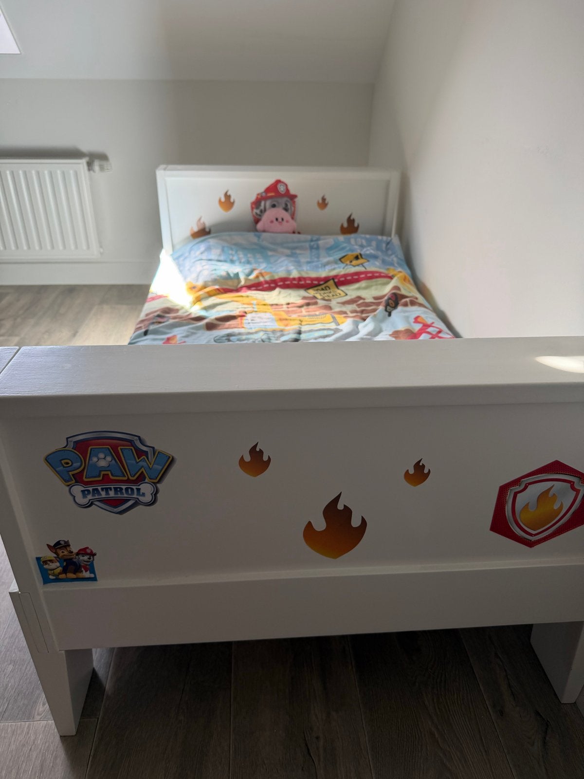 Kinderbed met Paw Patrol stickers en lattenbodem, Ophalen, Gebruikt, 70 tot 85 cm, Lattenbodem