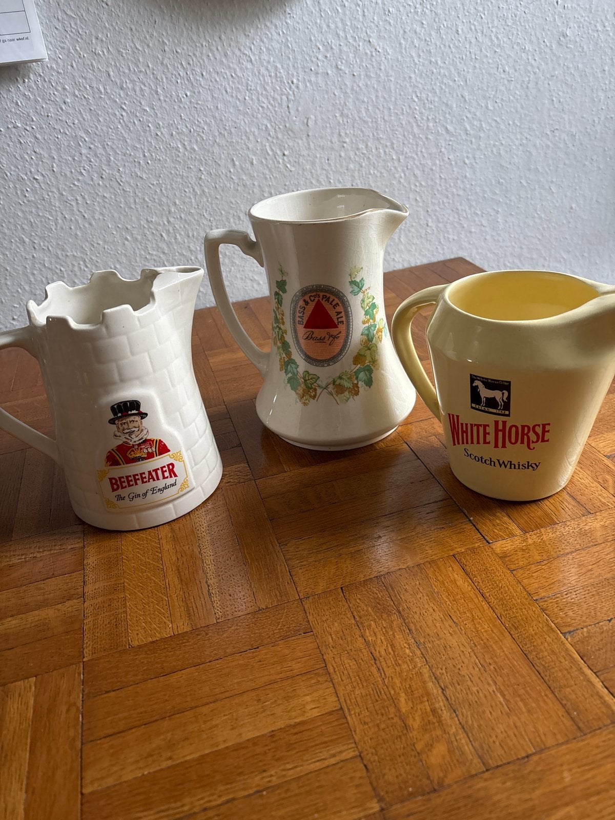 Set van 3 Vintage Reclame Kannetjes - Beefeater, Bass, White, Ophalen