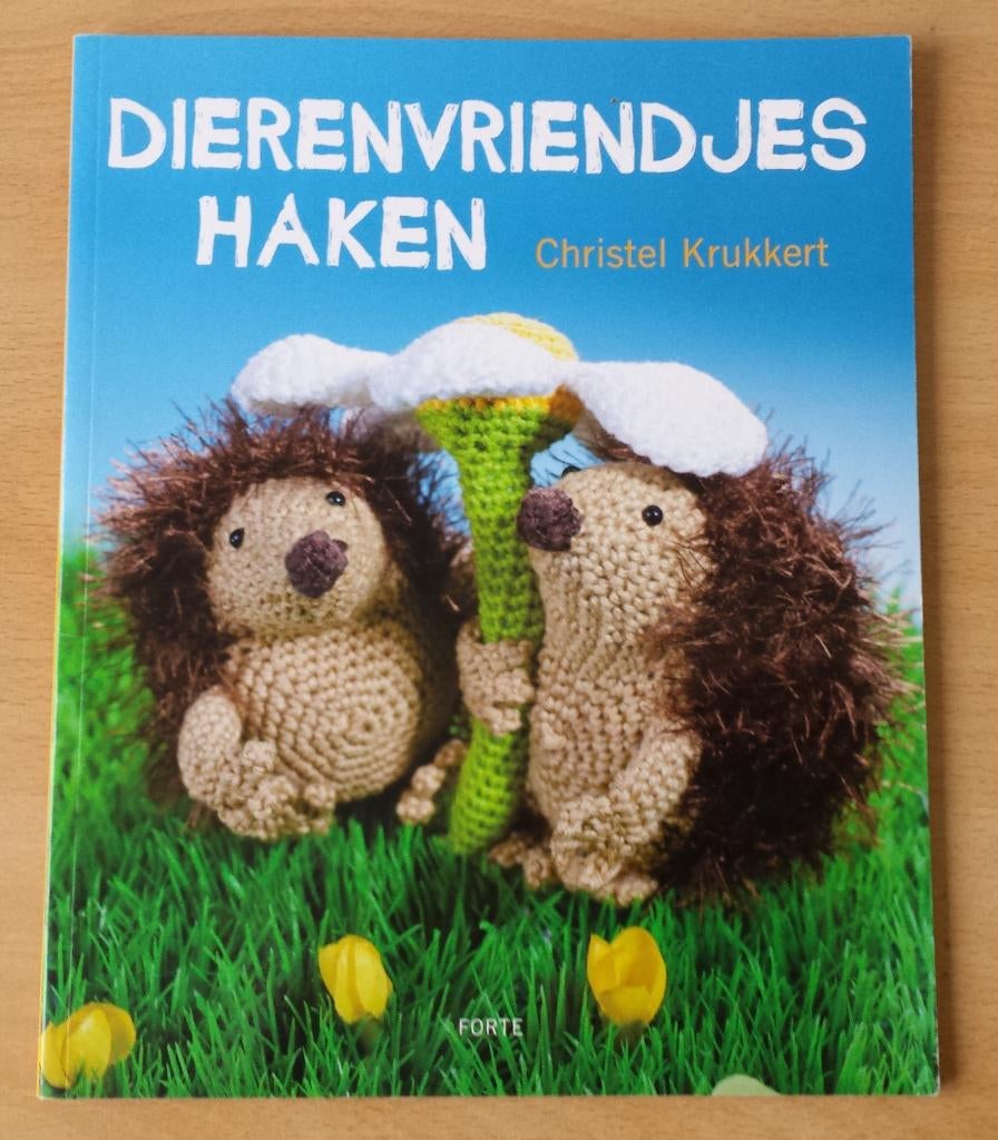Dierenvriendjes Haken - Christel Krukkert - 2011, Hobby en Vrije tijd, Gebruikt, Ophalen of Verzenden, Nvt, Patroon of Boek