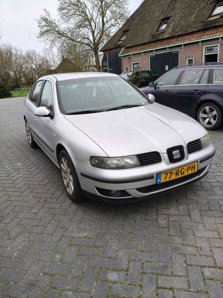 Seat Leon 1.8 20V 92KW 2005 Grijs NIEUWE APK, 4 cilinders, Origineel Nederlands, 1200 kg, Particulier