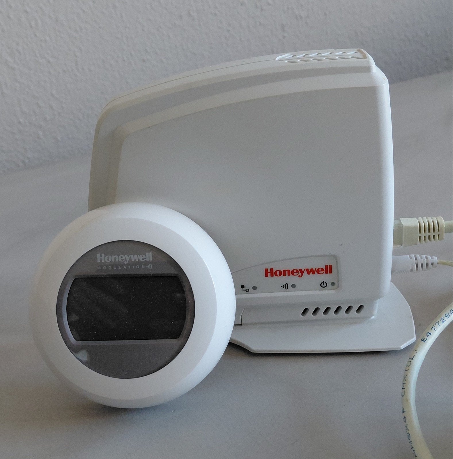 Honeywell Home Round Connected Modulation, Ophalen of Verzenden, Slimme thermostaat, Zo goed als nieuw
