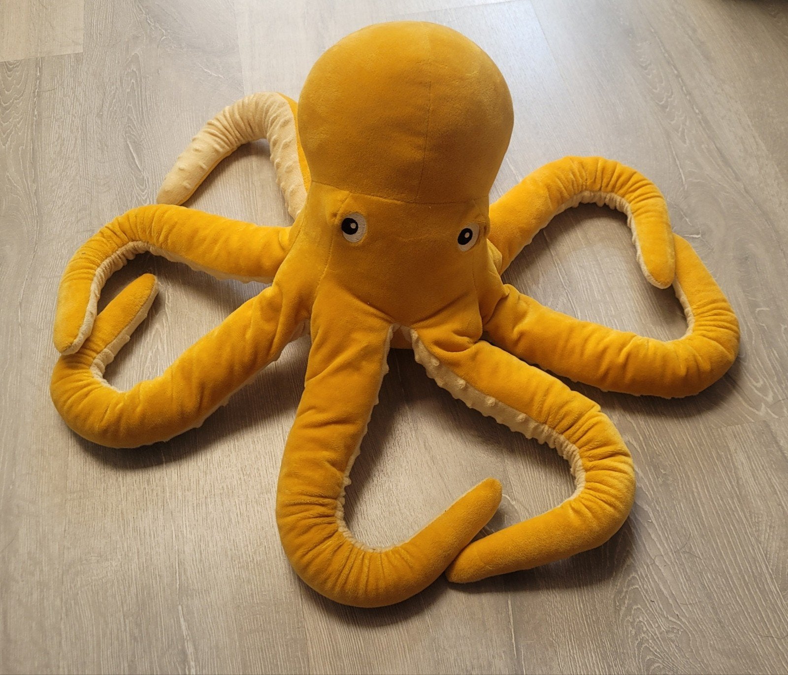 Grote gele octopus knuffel van Ikea - Zo goed als nieuw, Kinderen en Baby's, Geel, Overige typen, Ophalen of Verzenden, Zo goed als nieuw