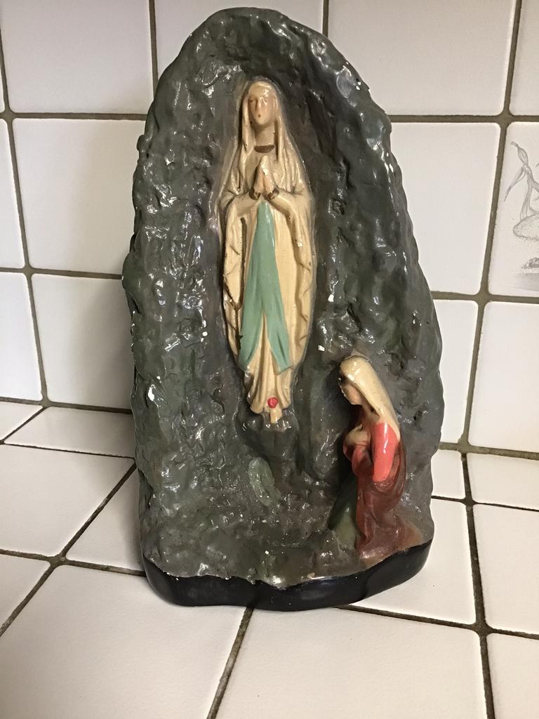 Vintage Lourdesgrot met Moeder Maria en heilige Bernadette, Antiek en Kunst, Ophalen of Verzenden