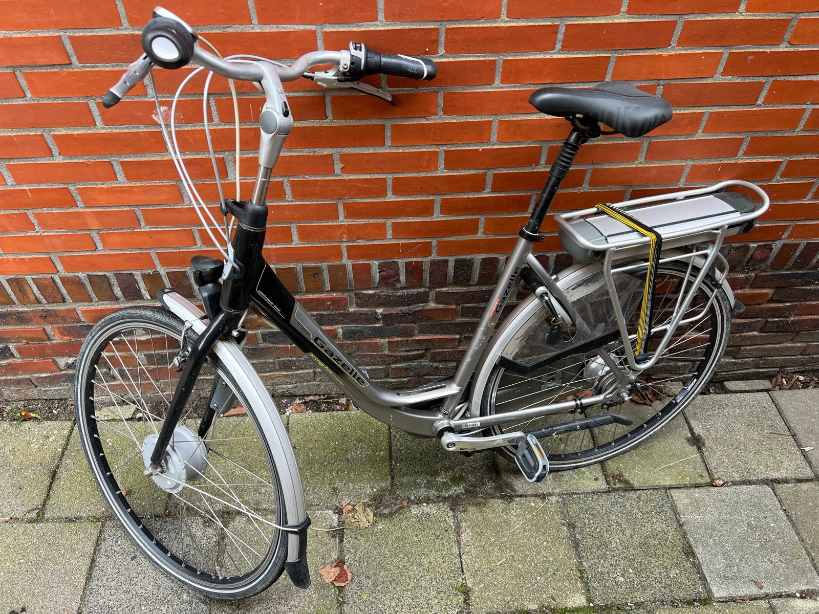 Gazelle elektrische fiets - accu en achterlicht defect, Fietsen en Brommers, Ophalen, Gebruikt, Gazelle