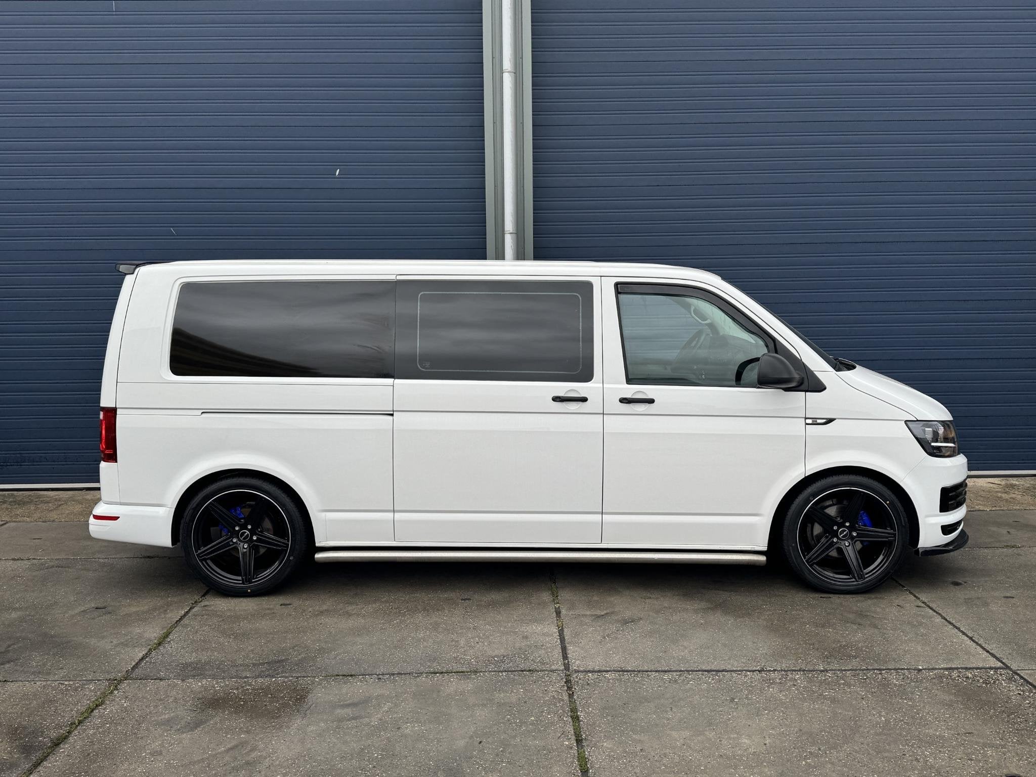 Volkswagen Transporter 2.0 TDI L2H1 Trendline DUBBEL CABINE, Voorwielaandrijving, Verwarmde buitenspiegels, Stof, Gebruikt