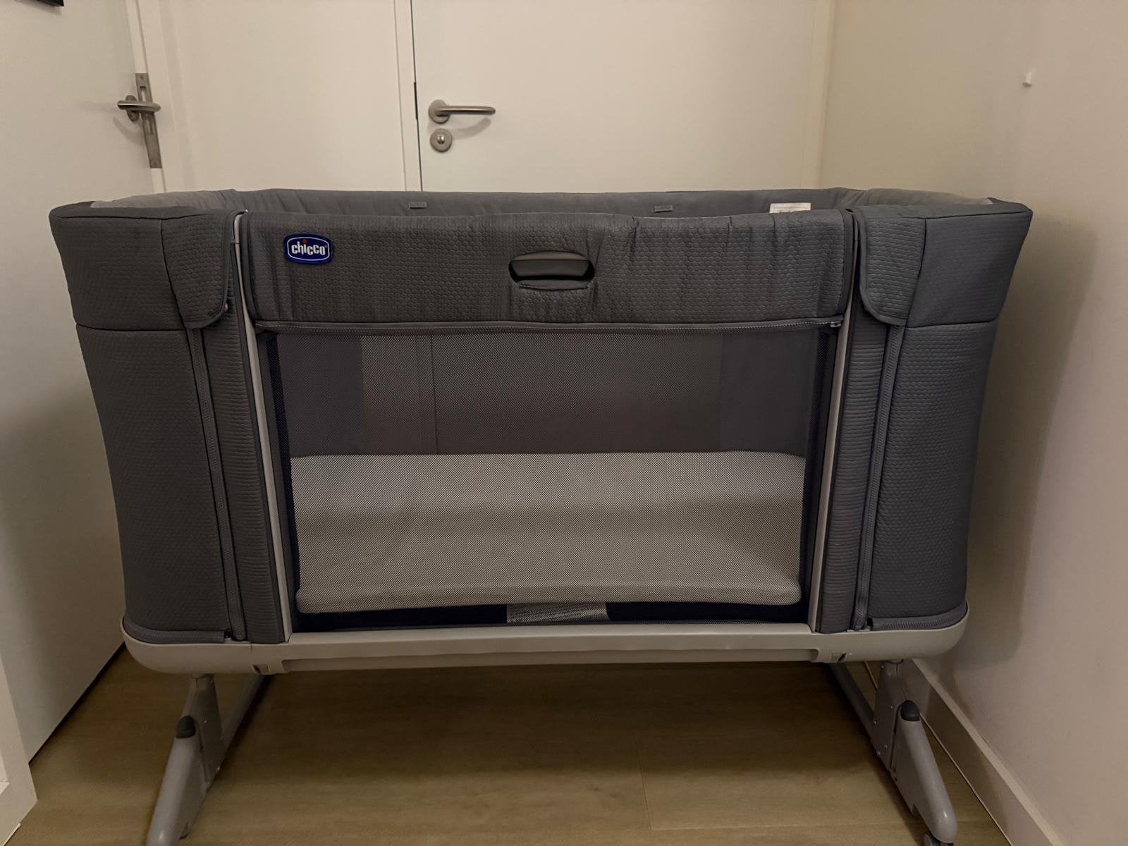 Chicco next2me forever co sleeper - Moon grey, Ophalen, Zo goed als nieuw, Minder dan 140 cm, 70 tot 85 cm