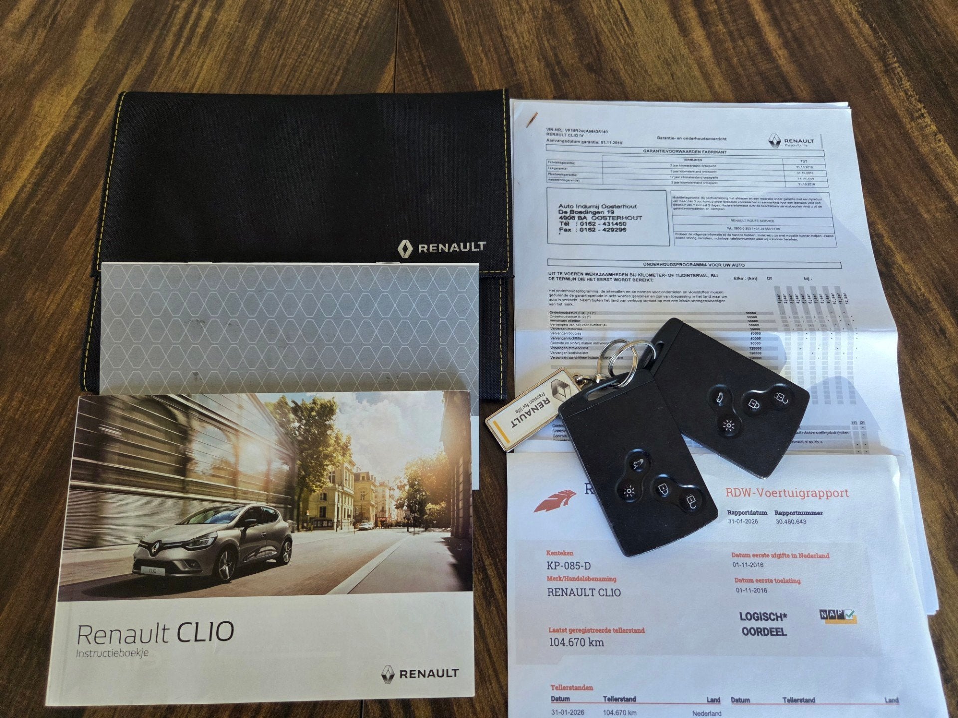 Renault Clio 0.9 TCe Limited/NAVI/APPELCARPLY/PARKSENSOR, Auto's, Voorwielaandrijving, 49 €/maand, Origineel Nederlands, Handgeschakeld