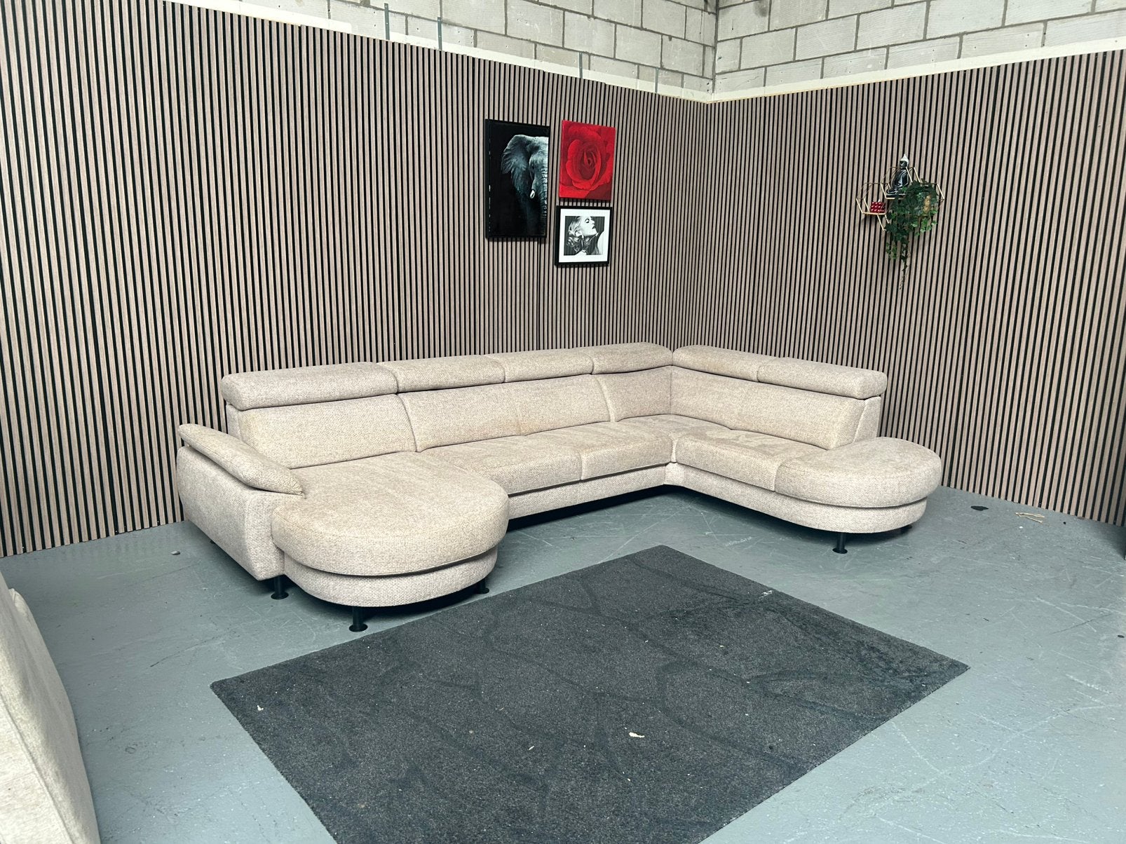 GRATIS LEVERING INHOUSE U BANK 350X230 GEREINIGD, Huis en Inrichting, Banken | Bankstellen, Beige inhouse u bank, Hoekbank, 300 cm of meer