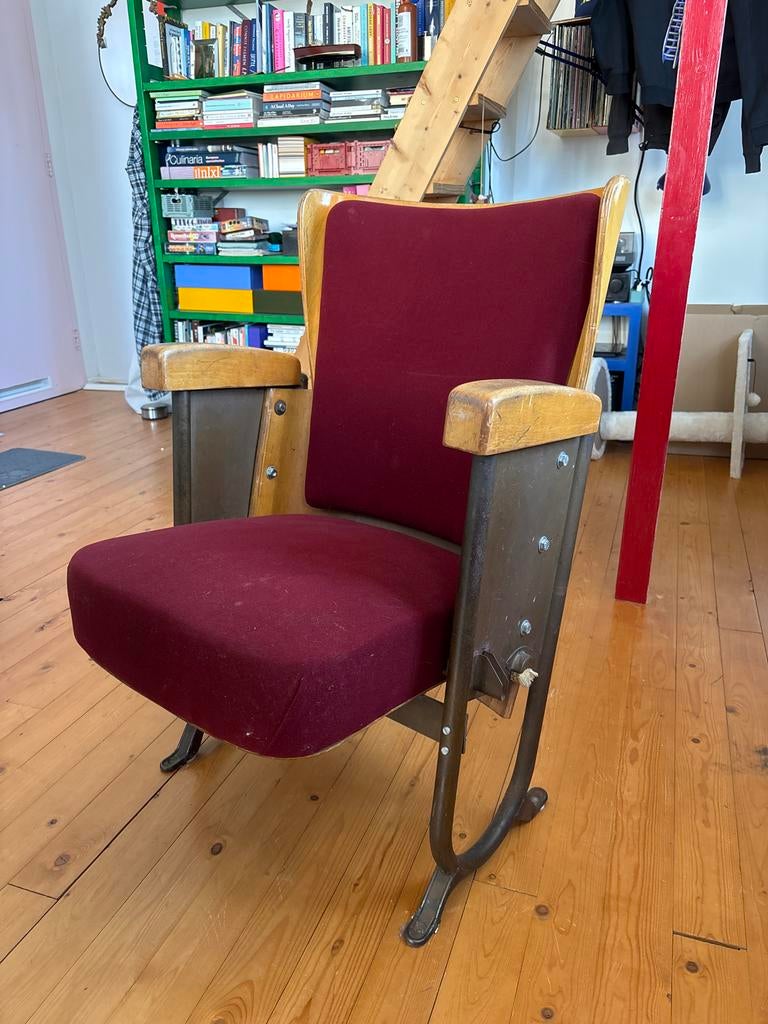 Vintage bioscoopstoel - Authentiek en comfortabel, Antiek en Kunst, Antiek | Meubels | Stoelen en Banken, Ophalen