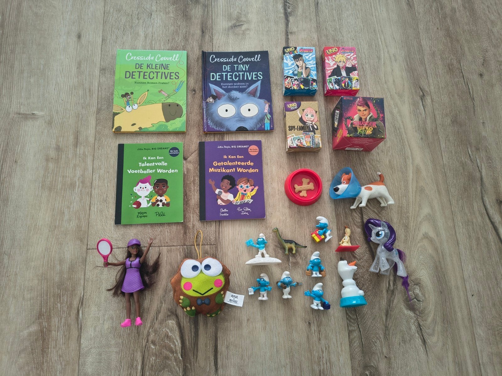 McDonalds Happy Meal boeken, Uno, speelgoed. Stranger Things, Verzamelen, Onb, Ophalen of Verzenden, Onb, Onb