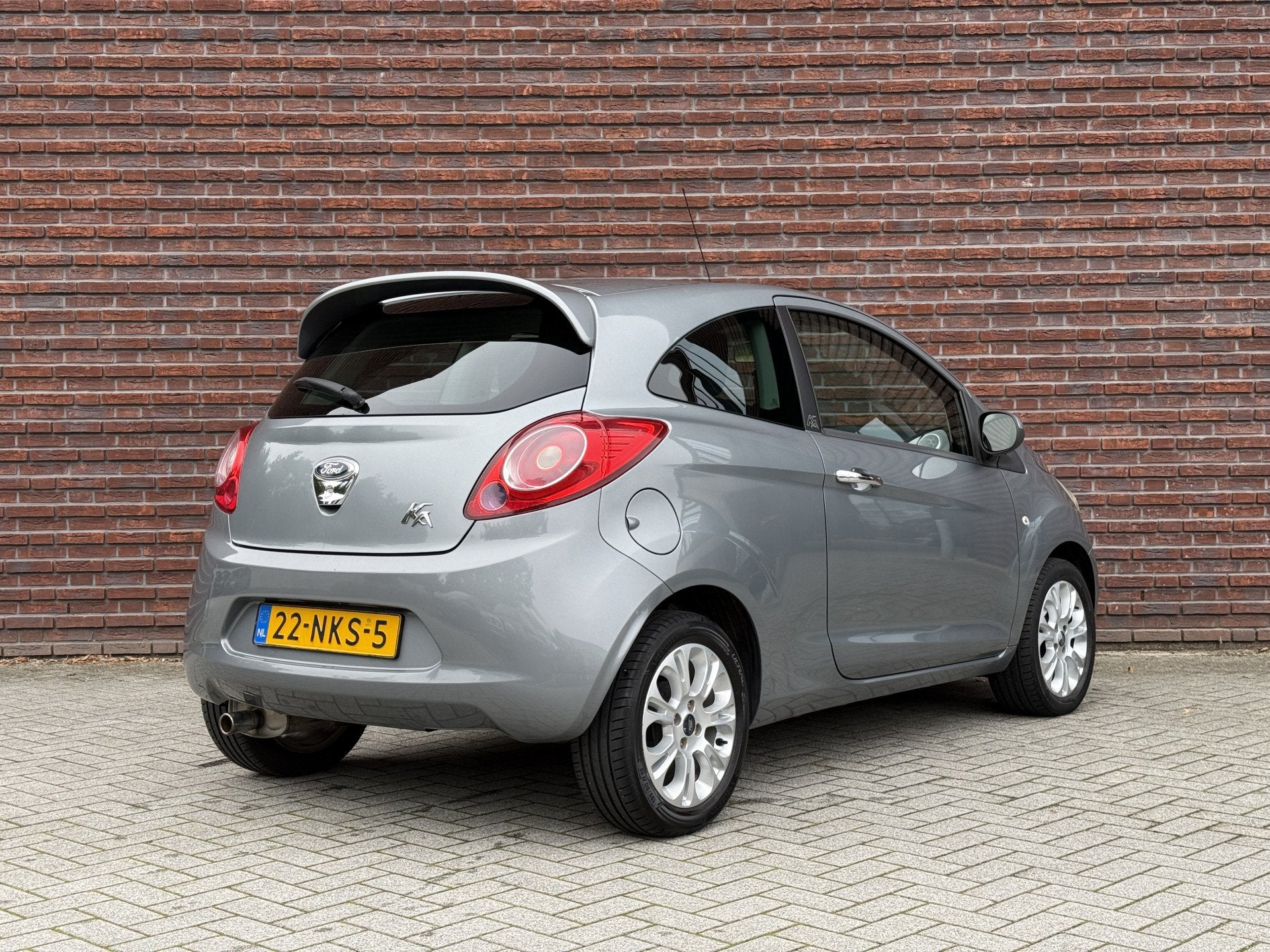 Ford Ka 1.2 Titanium X Airco 65dkm! (bj 2010), Auto's, Voorwielaandrijving, Stof, Gebruikt, 1242 cc