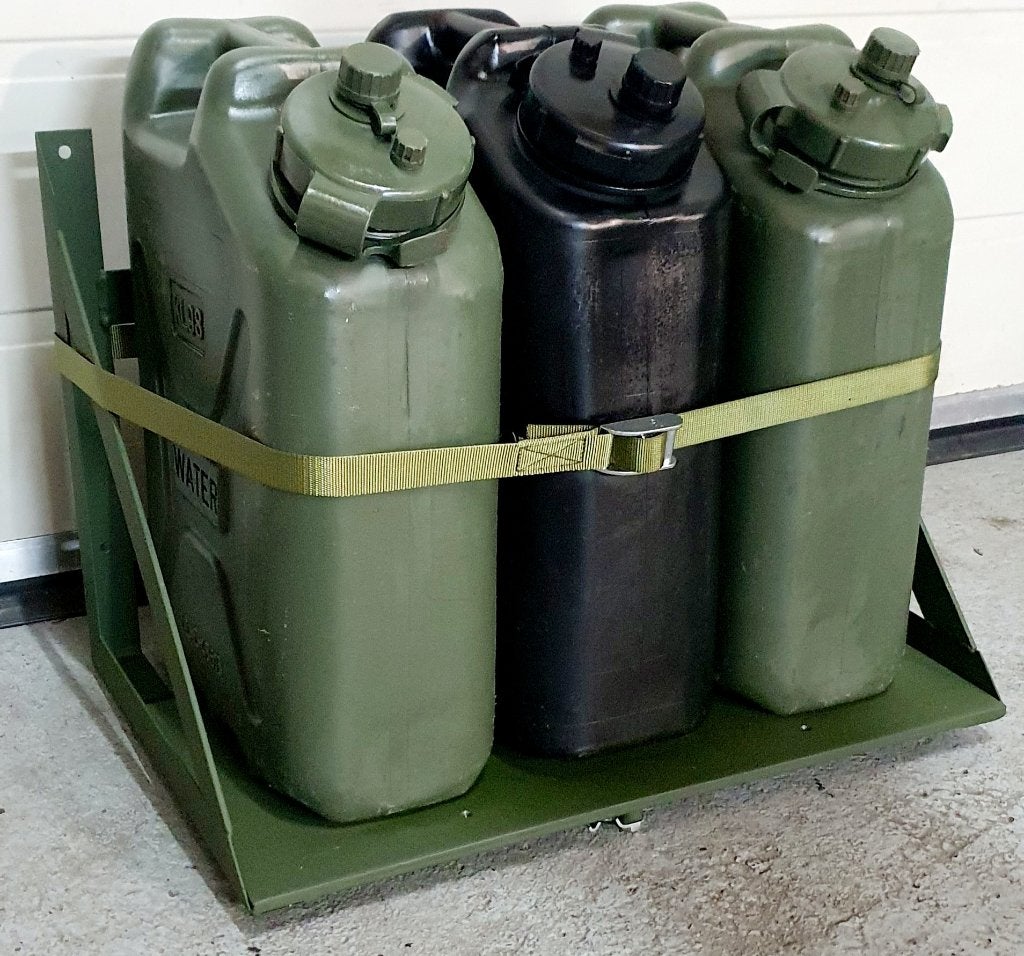 Foto 12 van NL Leger 20 L. Water Jerrycan Camper Caravan Tent Noodpakket