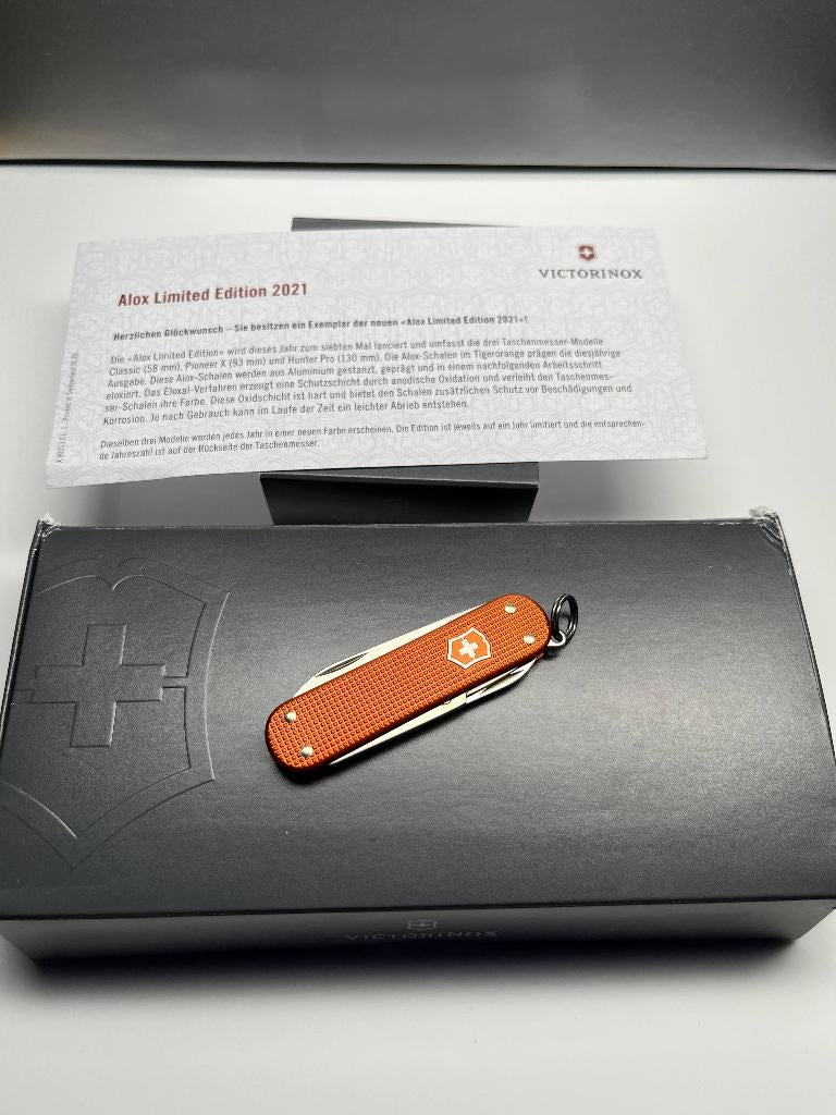 Victorinox Alox Limited Editions - 2021 Classic SD, Ophalen of Verzenden, Zo goed als nieuw