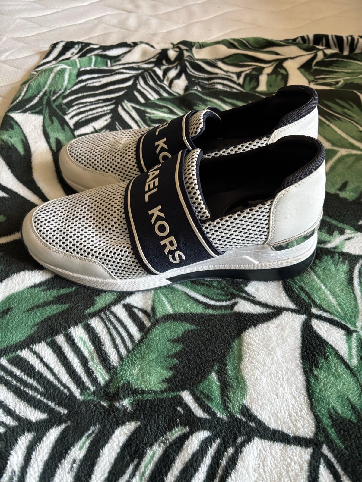 Michael Kors Sneakers - Zo goed als nieuw, Ophalen of Verzenden, Zo goed als nieuw, Wit, Sneakers of Gympen