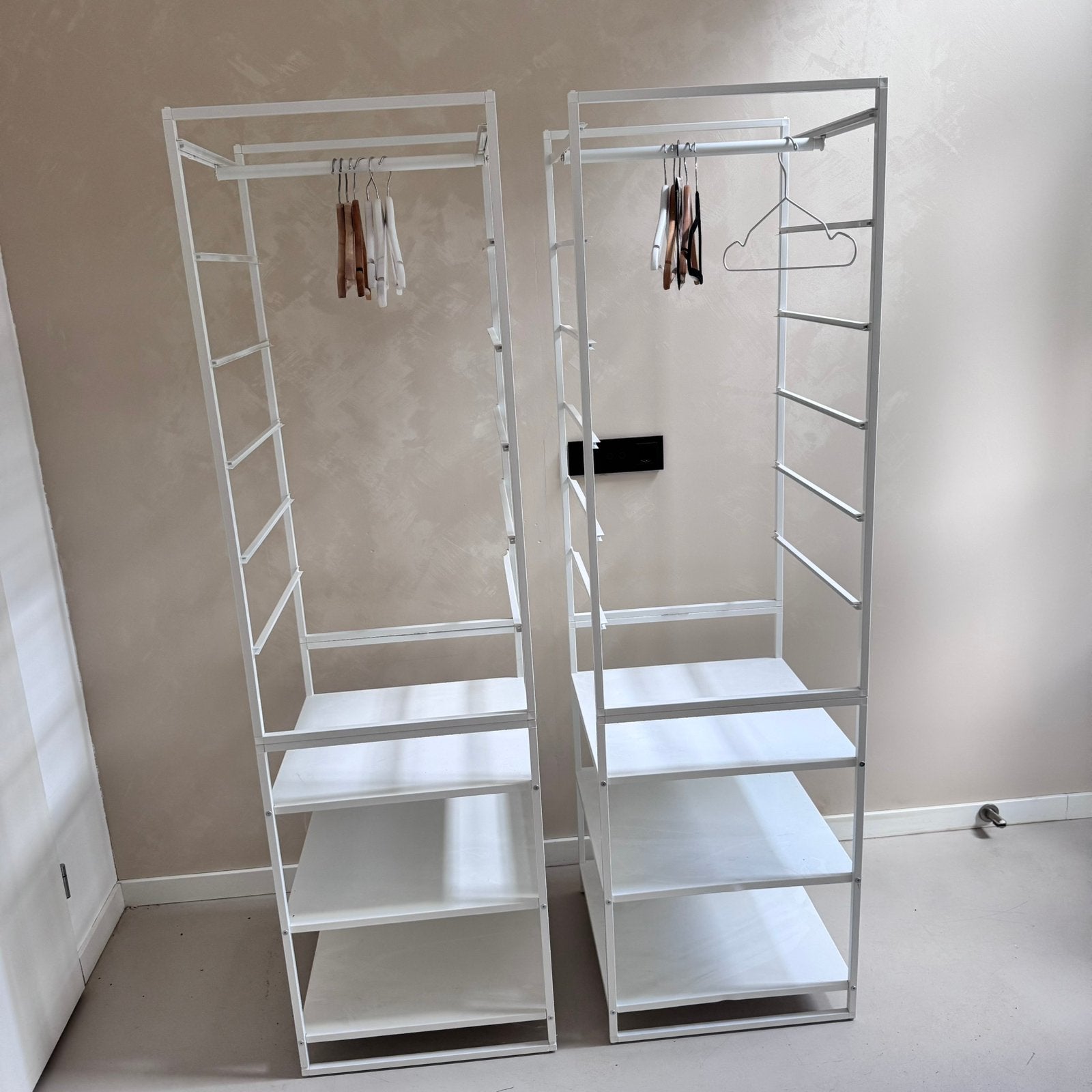 Set van 2 Witte Kledingrekken met Planken, Ophalen of Verzenden, Gebruikt