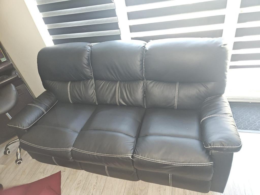 Zwarte leren driezitsbank met relaxfunctie, Modern, Comfort, Driepersoons, Ophalen of Verzenden, Zo goed als nieuw