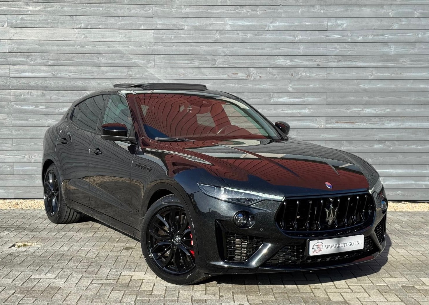 Maserati Levante 3.0 V6 S AWD GRANLUSSO PANO 430PK LUCHTVERI, Auto's, 430 pk, Gebruikt, Met garantie (alle), 138 €/maand