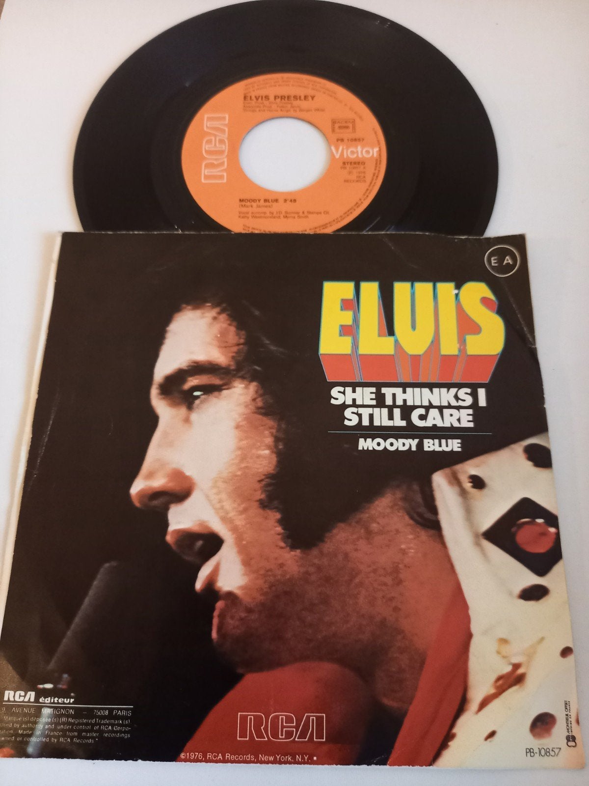 Elvis Presley - She Thinks I Still Care / Moody Blue (Vinyl), Cd's en Dvd's, Vinyl Singles, Gebruikt, Pop, EP, Fotohoes, 7 inch