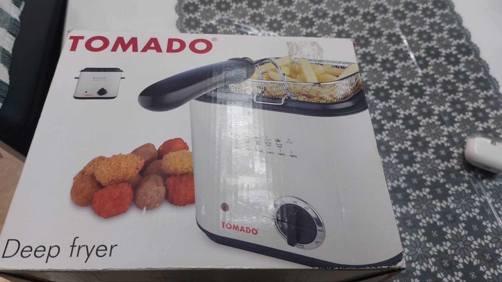 In doos - Tomado Frituese - Compacte Friteuse 1.2L, Witgoed en Apparatuur, Frituurpannen, 1 tot 2 liter, Ophalen, Zo goed als nieuw