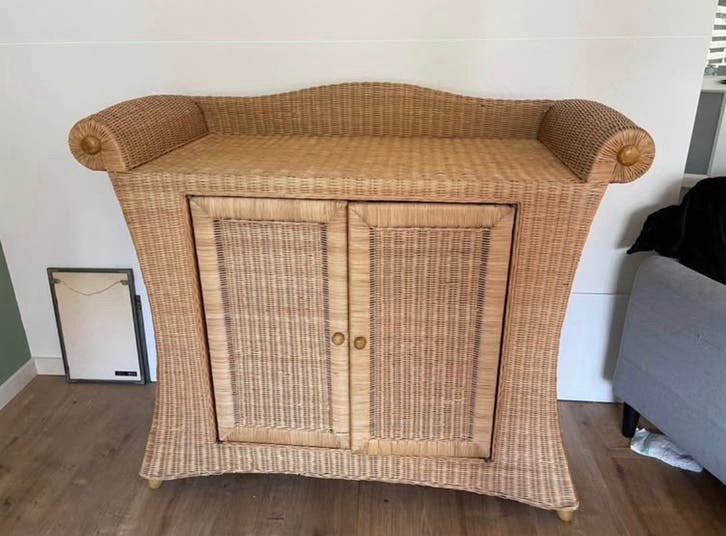 Rotan kastje met deurtjes - Inhoud niet inbegrepen, Ophalen, Gebruikt