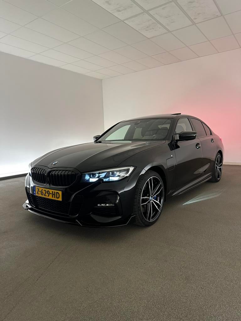 BMW 3-Serie 330e 292pk Aut 2021 Zwart, Auto's, 1998 cc, Achterwielaandrijving, Zwart, 4 cilinders