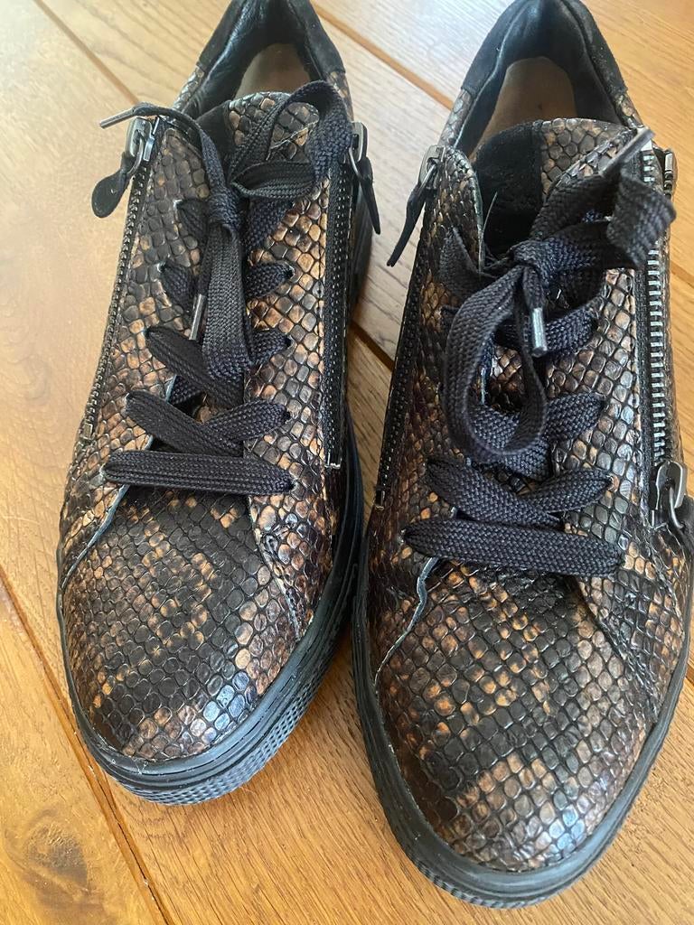 Mooie leren Hassia schoenen, zo goed als nieuw, Kleding | Dames, Schoenen, Ophalen of Verzenden, Zo goed als nieuw, Zwart, Sneakers of Gympen