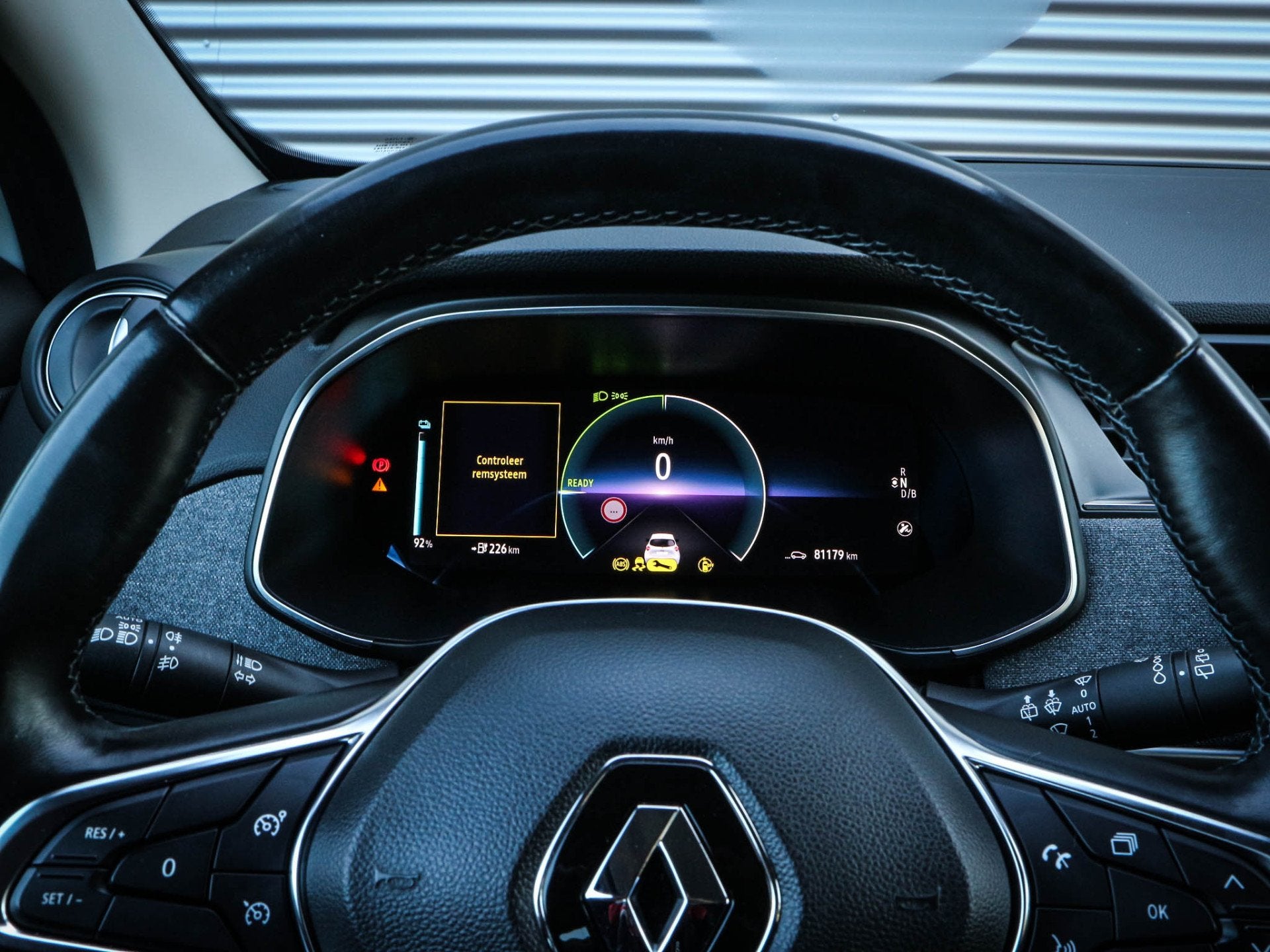 Renault ZOE R135 Intens Business 52 kWh Clima | Cruise | Nav, 136 pk, Gebruikt, Zwart, Leder en Stof
