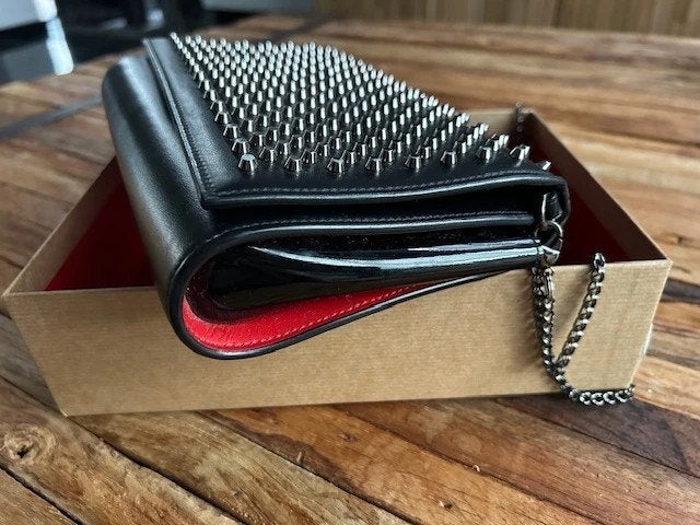 Paloma clutch calf Christian Louboutin zgan, Ophalen of Verzenden, Zo goed als nieuw, Zwart, Handtas