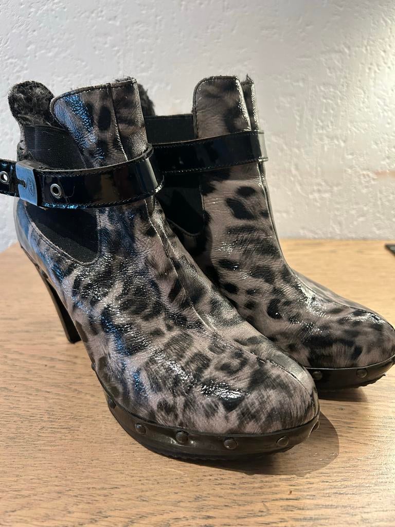 Scholl Korte Lakleren Laarzen met Luipaardprint – Maat 38, Bruin, Lage of Enkellaarzen, Ophalen of Verzenden, Zo goed als nieuw
