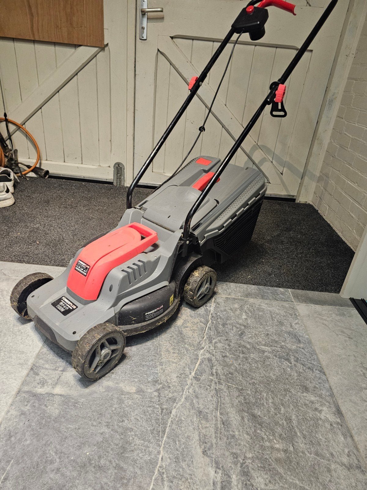 Powerplus POWEG63702 Elektrische Grasmaaier 1100W, Ophalen, Cirkelmaaier, Gebruikt, Elektrische grasmaaier