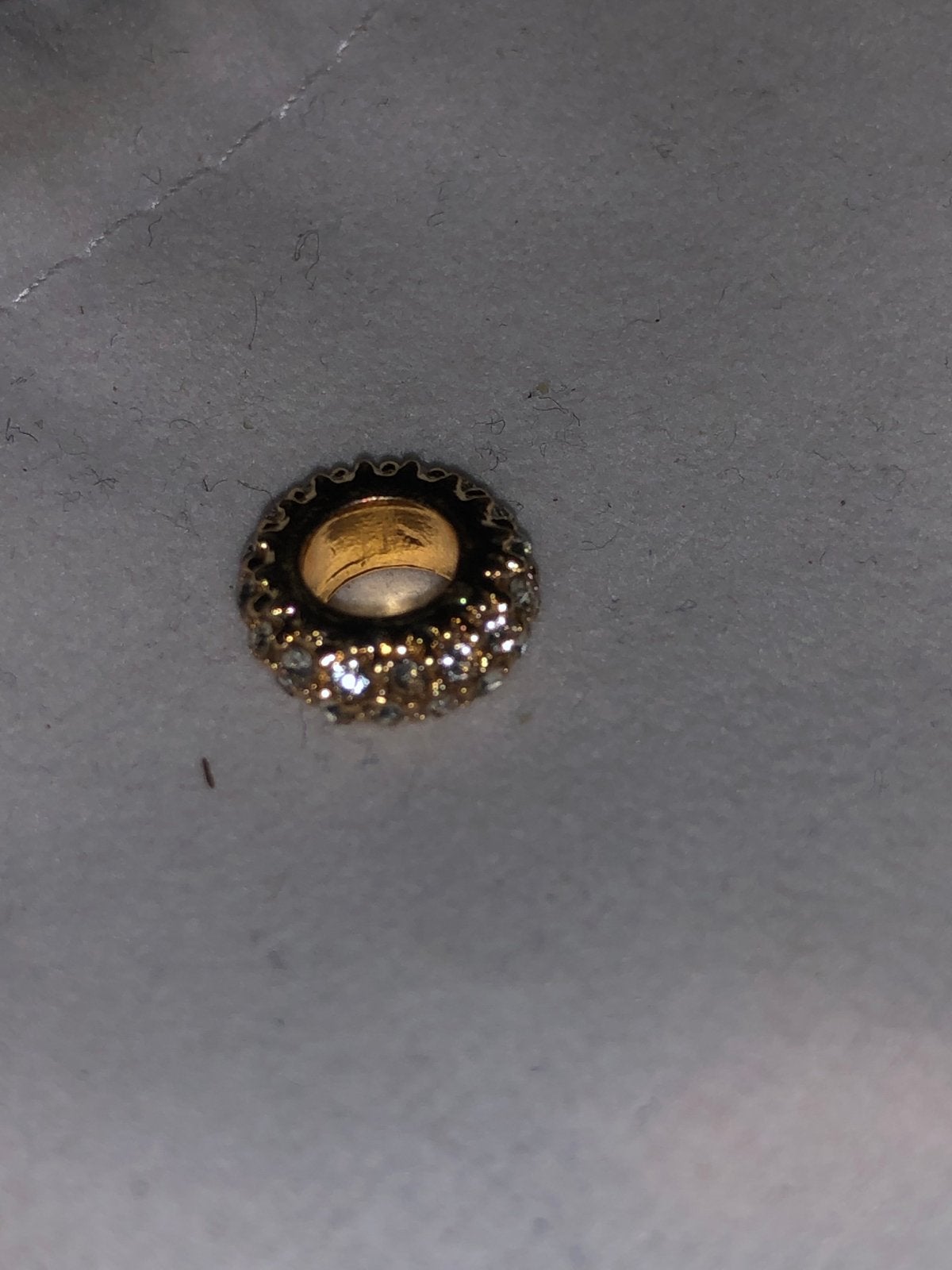 Goudkleurige Bedel met Steentjes voor Bedelarmband, Overige merken, Overige materialen, Gebruikt, Ophalen of Verzenden