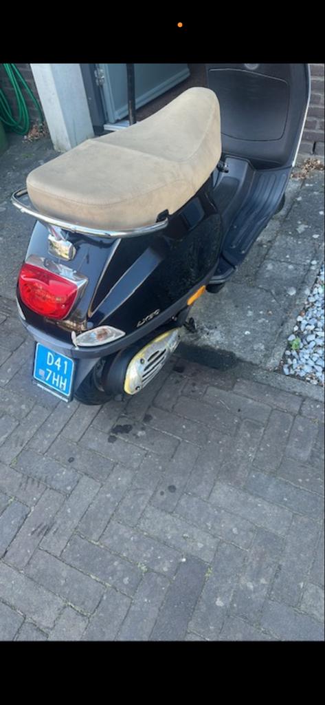 Vespa LX Zwart GESTOLEN, Gebruikt, Maximaal 45 km/u, Ophalen of Verzenden, Benzine