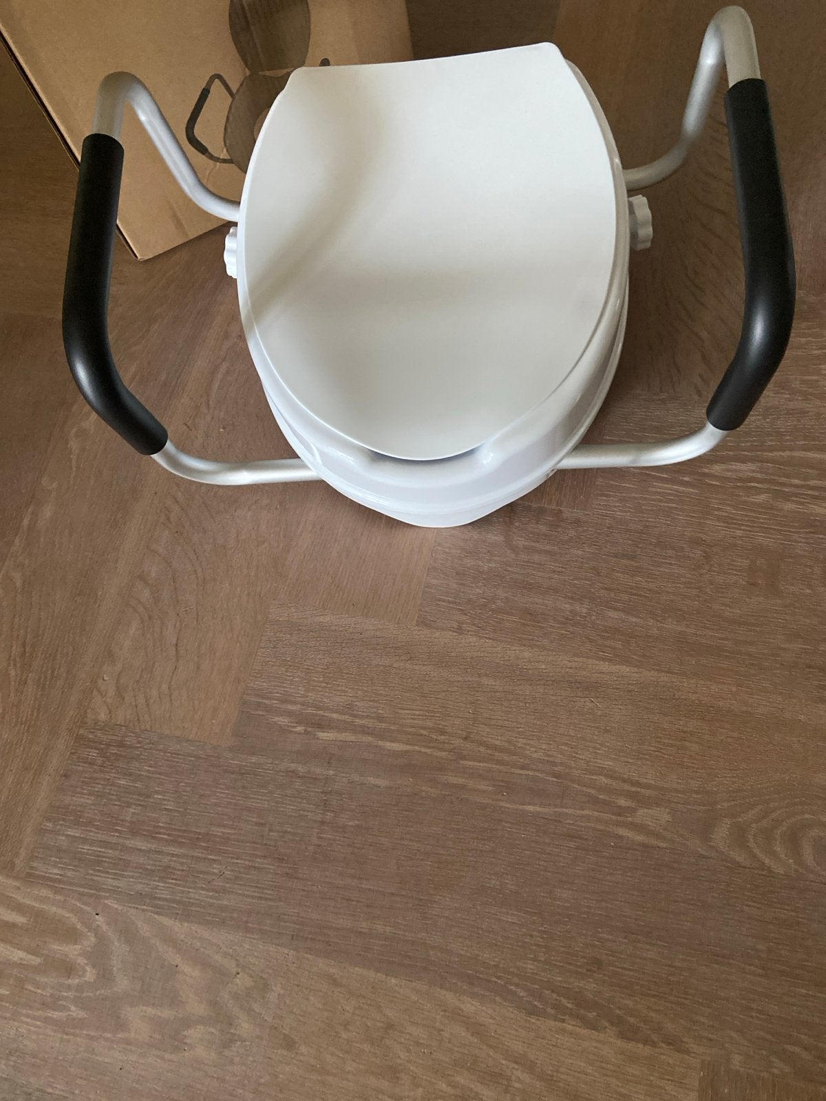 Toiletverhoger met deksel en armsteunen, Ophalen of Verzenden, Zo goed als nieuw