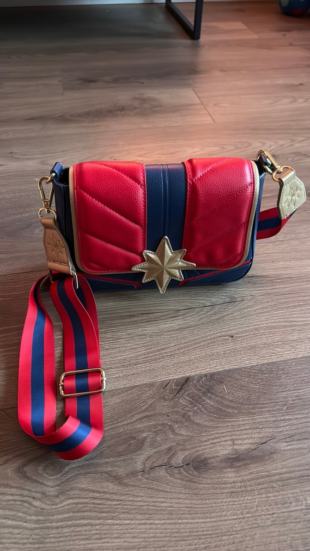 Disney Loungefly Marvel, Ophalen, Zo goed als nieuw, Overige kleuren, Schoudertasje