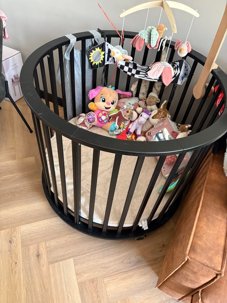 Zwarte ronde box., Kinderen en Baby's, Boxen, Ophalen, Zo goed als nieuw, Rond