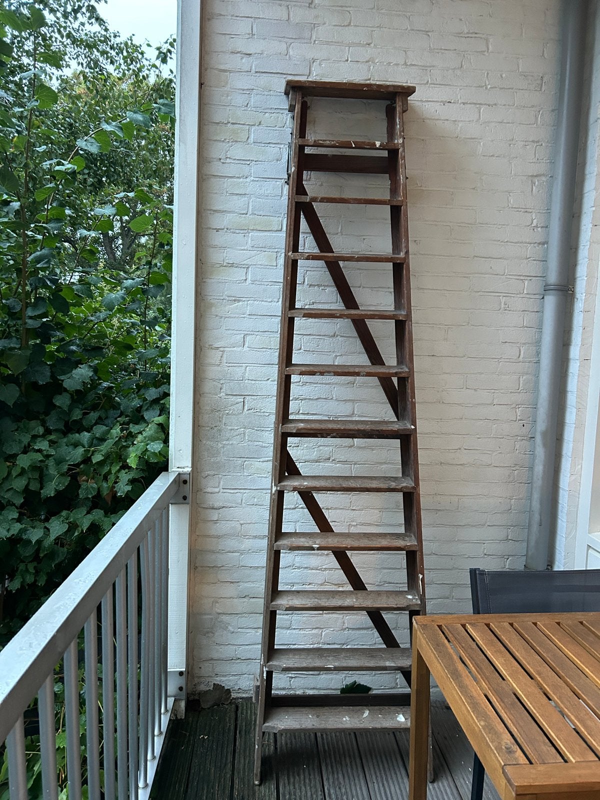 Prachtige hoge houten ladder, 240 cm, Doe-het-zelf en Verbouw, Ophalen, Zo goed als nieuw