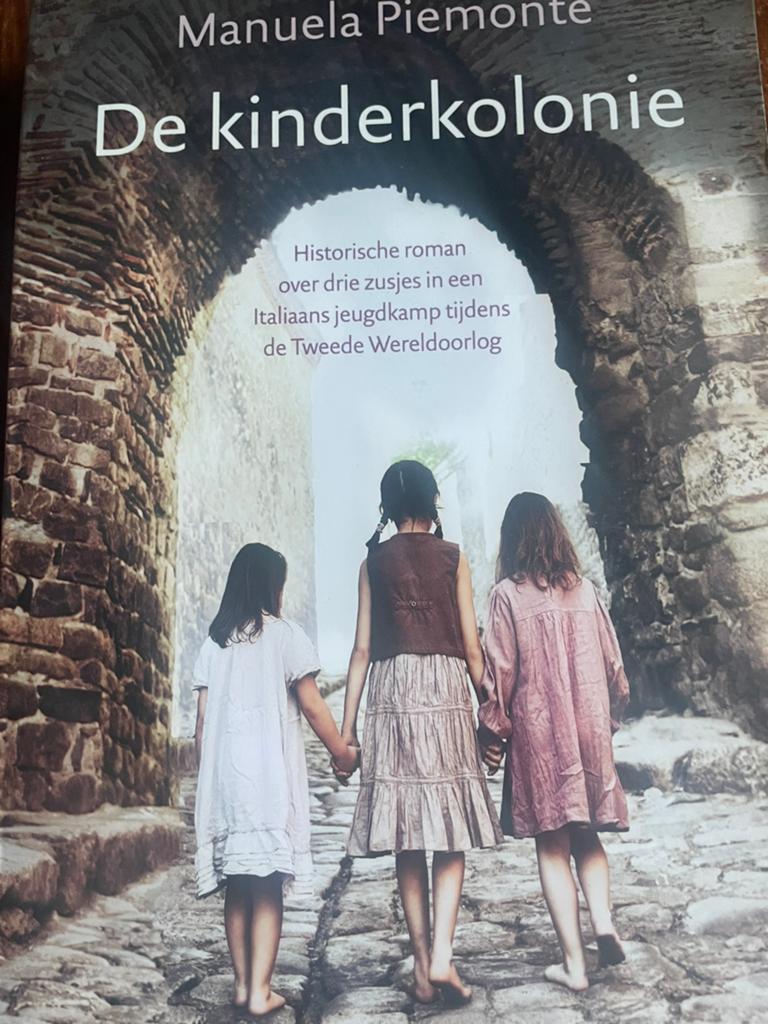 Manuela Piemonte - De kinderkolonie, Boeken, Ophalen of Verzenden, Zo goed als nieuw, Manuela Piemonte