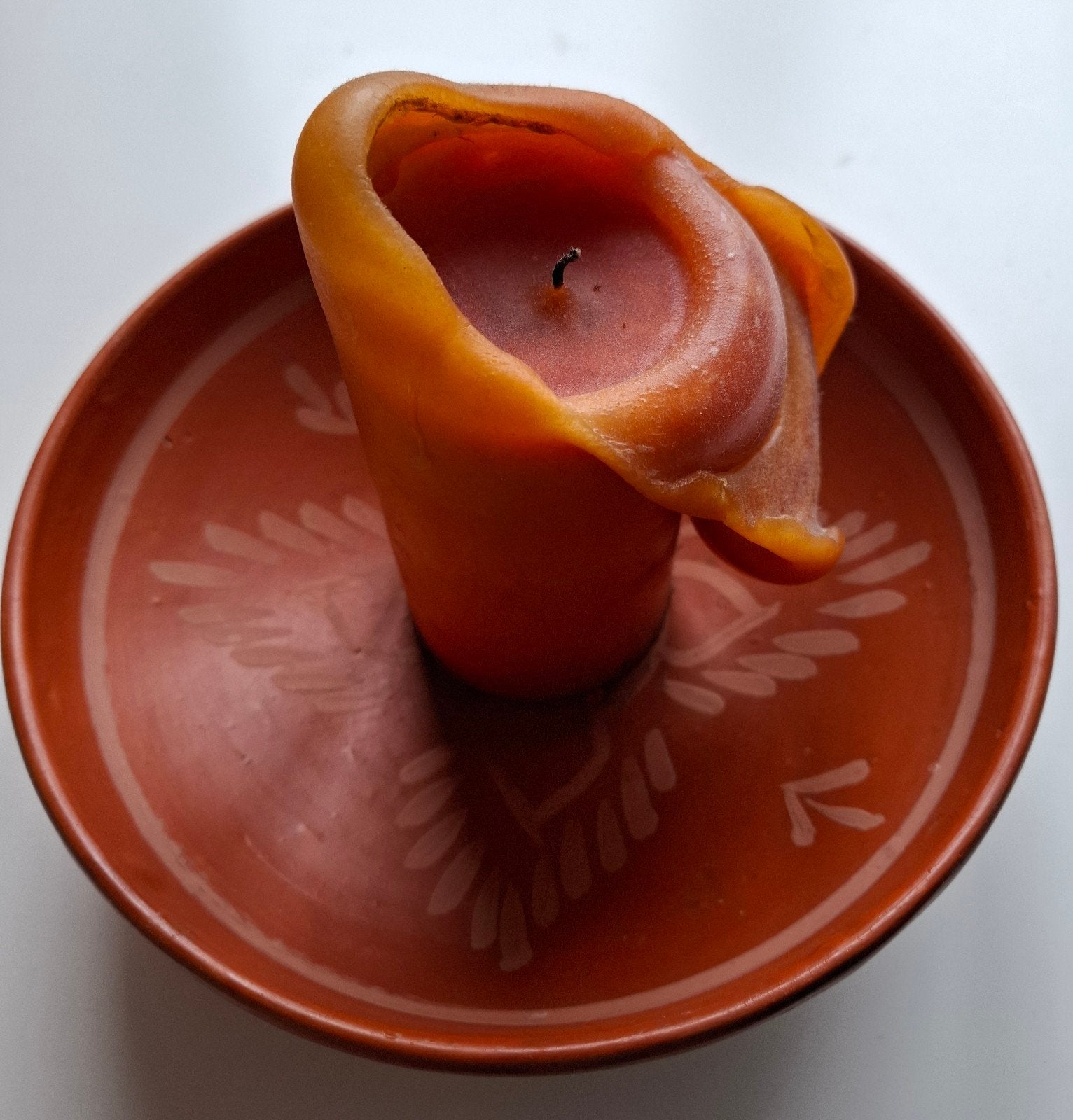 Afrikaanse terracotta schaal (hier als kandelaar) met kaars, Ophalen, Gebruikt, Kandelaar