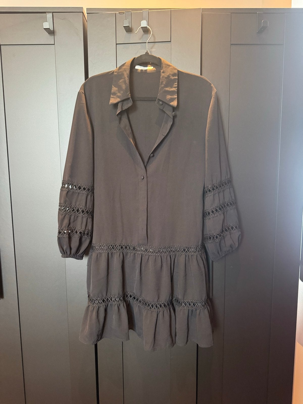 Zwarte jurk met kanten details - ELSA.M by may maat m/l, Maat 38/40 (M), Zwart, Ophalen of Verzenden, Zo goed als nieuw