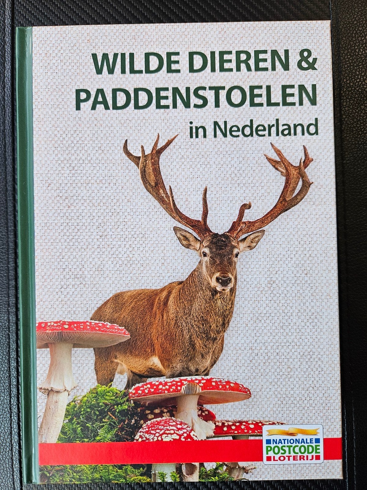 Wilde Dieren & Paddenstoelen in Nederland - Natuurgids, Boeken, Natuur, Ophalen of Verzenden, Zo goed als nieuw, Natuur algemeen