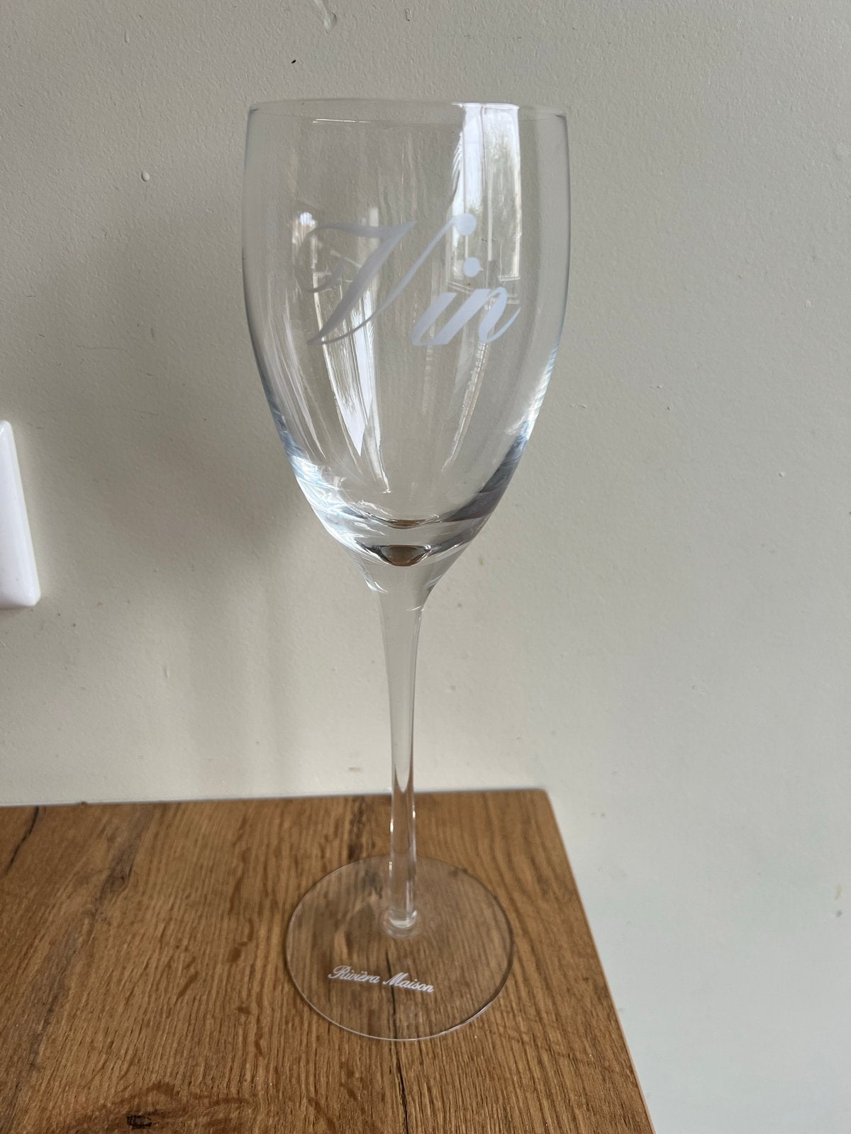 Riviera Maison Wijnglas 'Vin' - Zo goed als nieuw, Ophalen of Verzenden, Zo goed als nieuw, Riviera Maison, Glas