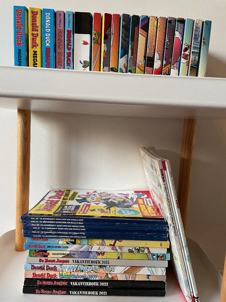 15x pocket, 4x megapockets, 8 vakantieboeken, 10 specials, Gelezen, Ophalen of Verzenden, Donald Duck, Meerdere stripboeken