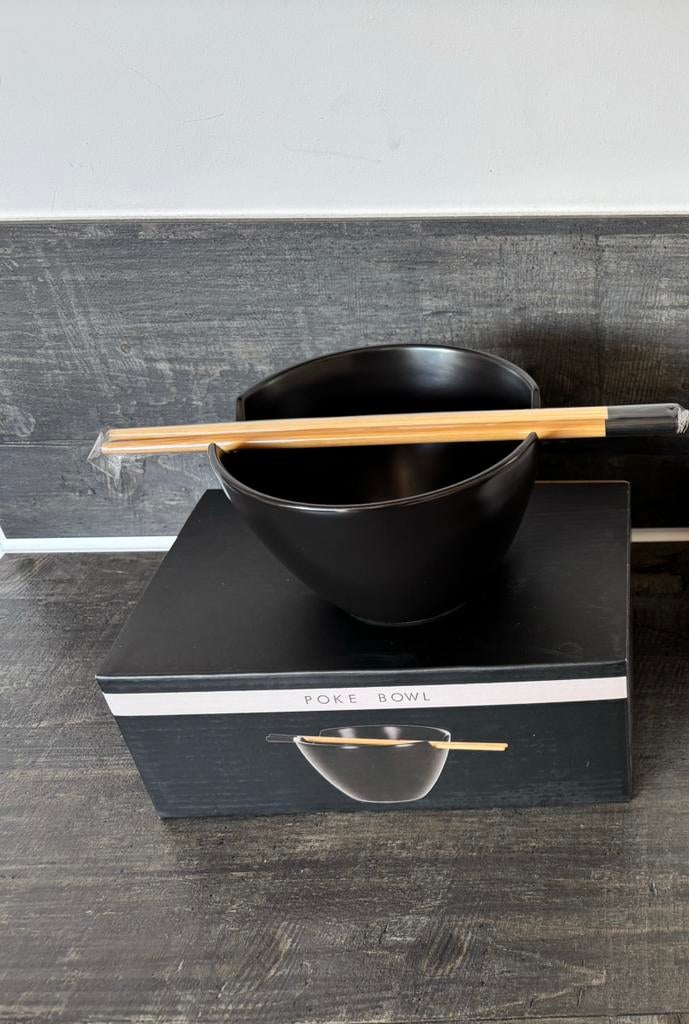 Zwart poke bowl schaaltje met stokjes, Nieuw, Ophalen of Verzenden, Schaal of Schalen, Overige stijlen