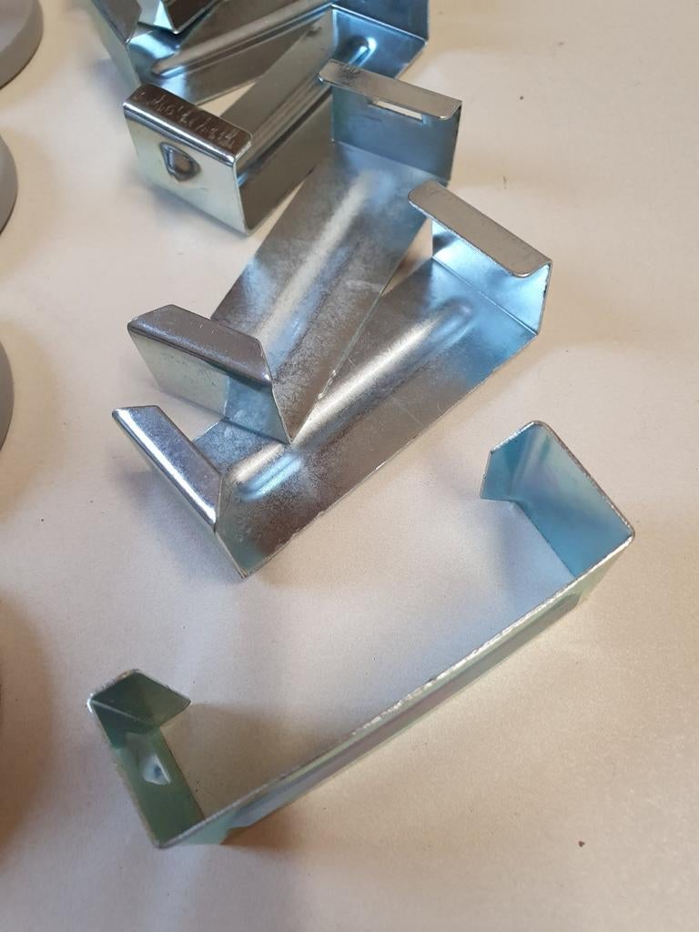 Diverse ijzerwaren, handgrepen, scharnieren, schommelhaken, Ophalen of Verzenden, Gebruikt, Minder dan 50 mm, Overige typen