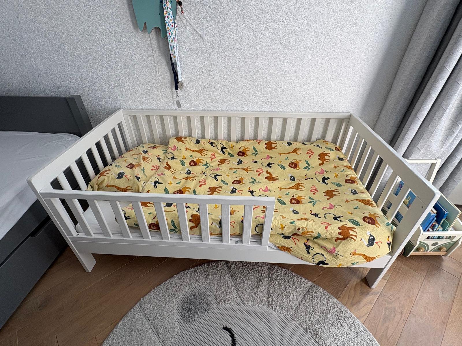 PEUTERBED «PLUME» 140X70 WIT kinderbed bed peuter, 70 tot 85 cm, Zo goed als nieuw, Matras, 140 tot 160 cm