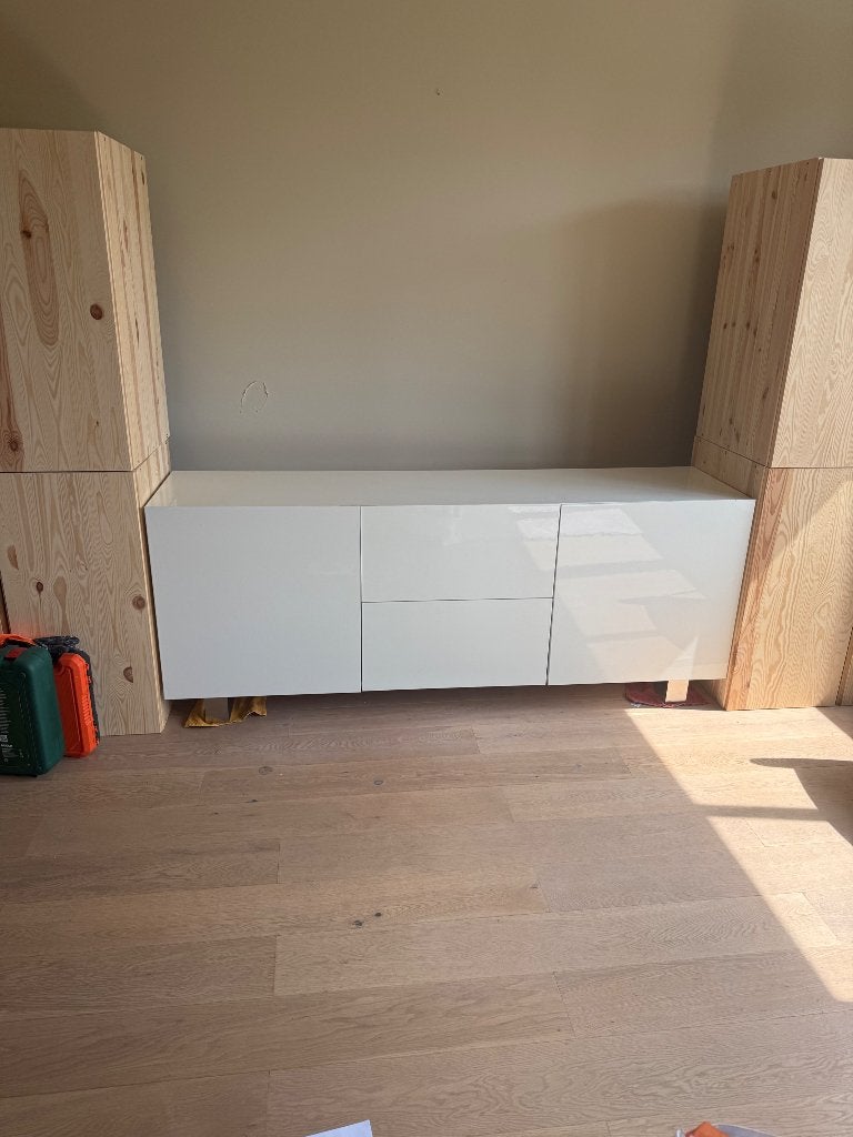Moderne witte kast / tv-meubel ikea, veel opbergruimte, Ophalen, 150 tot 200 cm, Zo goed als nieuw, Minder dan 100 cm