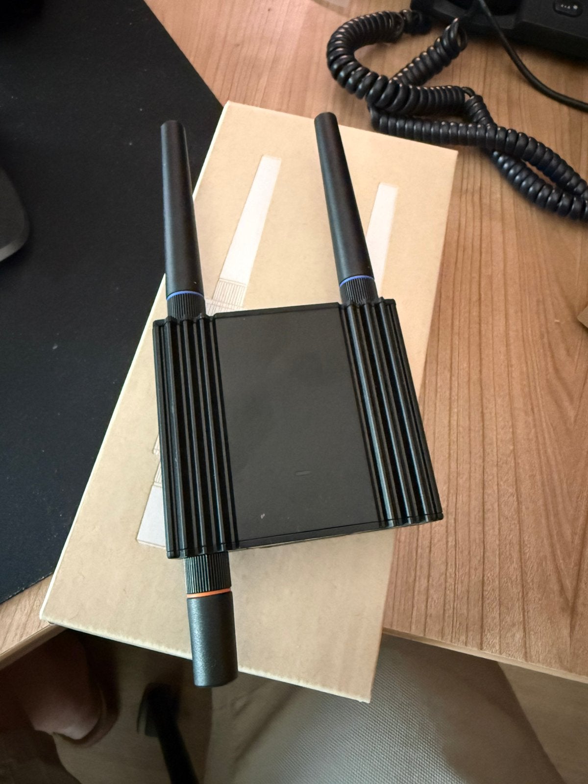 Unifi Mobile Router Ultra 4G, Computers en Software, Routers en Modems, Zo goed als nieuw, Router met modem, Ophalen of Verzenden