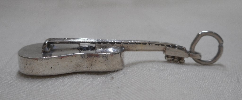 Zilveren royale vintage hanger gitaar nr.1622, Overige voorstellingen, Verzenden, Zo goed als nieuw, Zilver